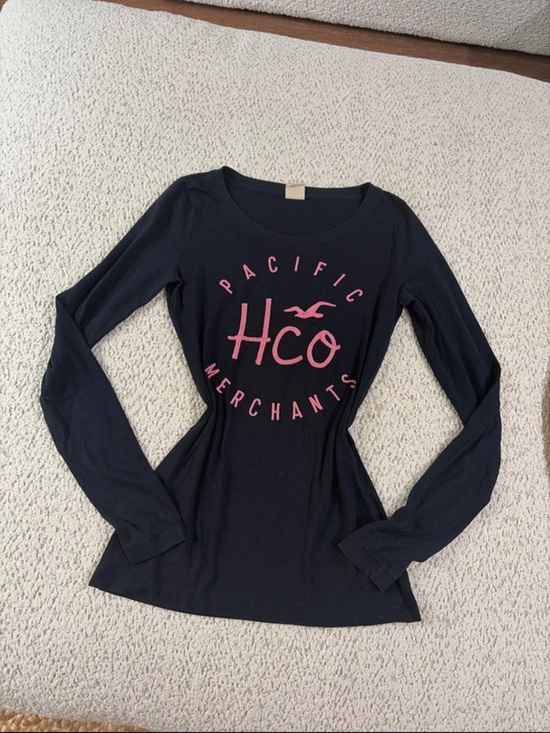 Hollister Tops - Vintage Hollister Navy Long Sleeve Tee with Pink Logo